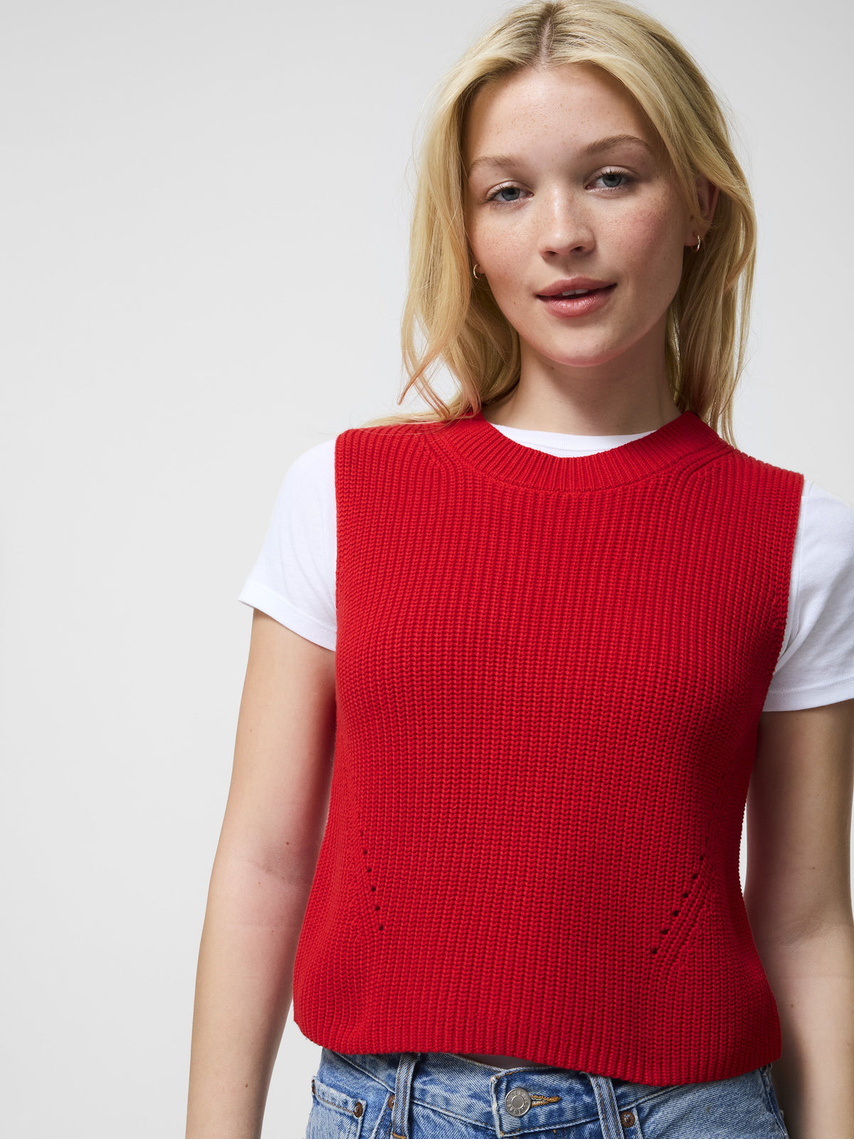 Minimalist Knit Sleeveless Vest