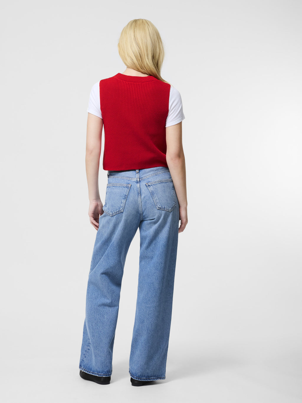 Minimalist Knit Sleeveless Vest