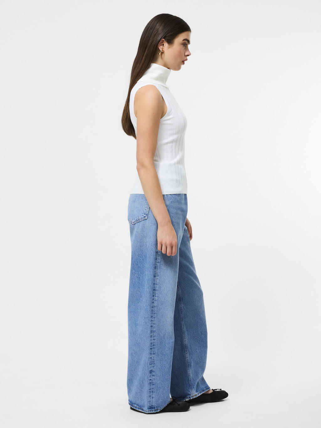 Sleek Turtleneck Sleeveless Sweater