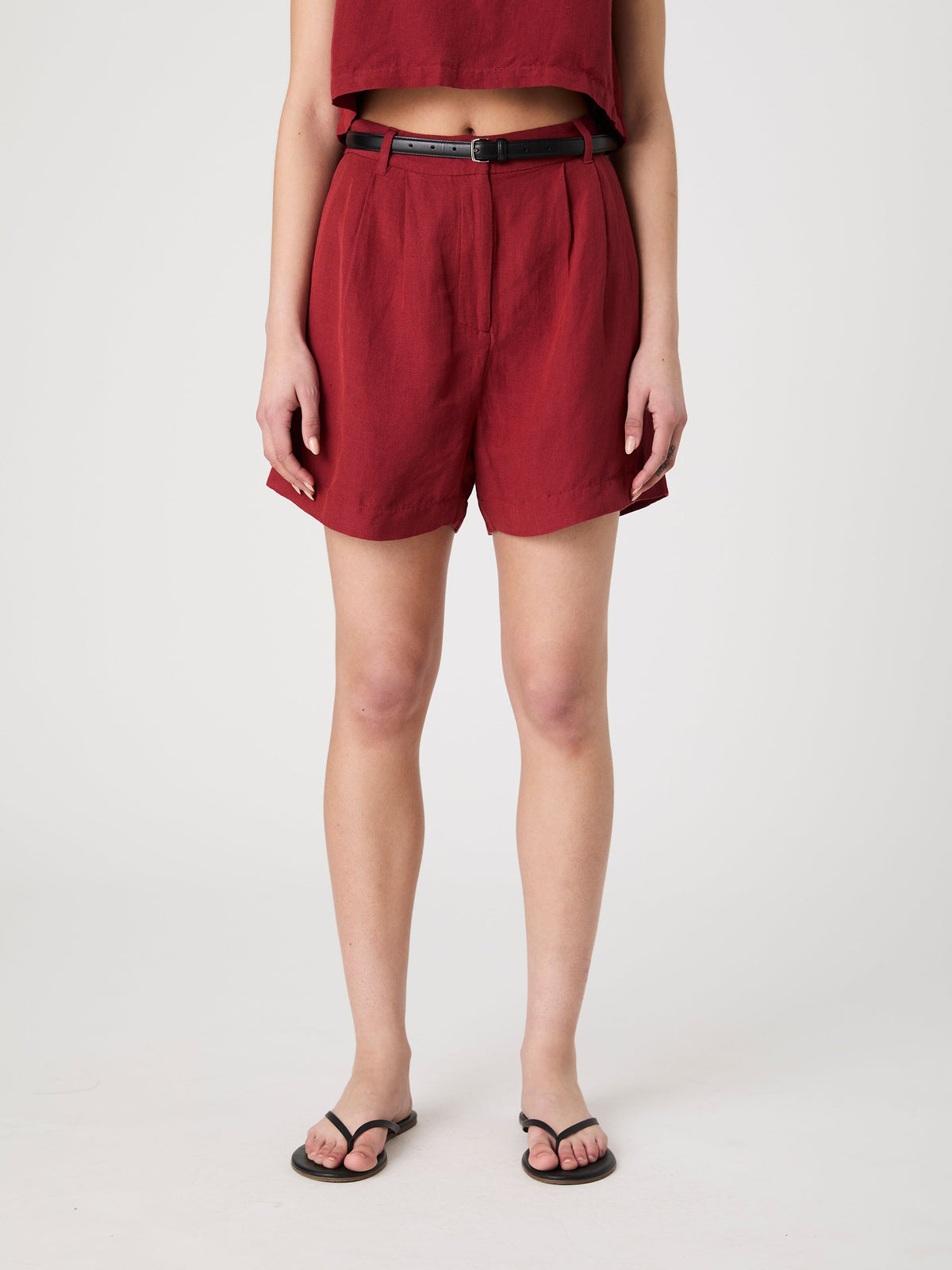 ‌Double Pleat Linen Shorts
