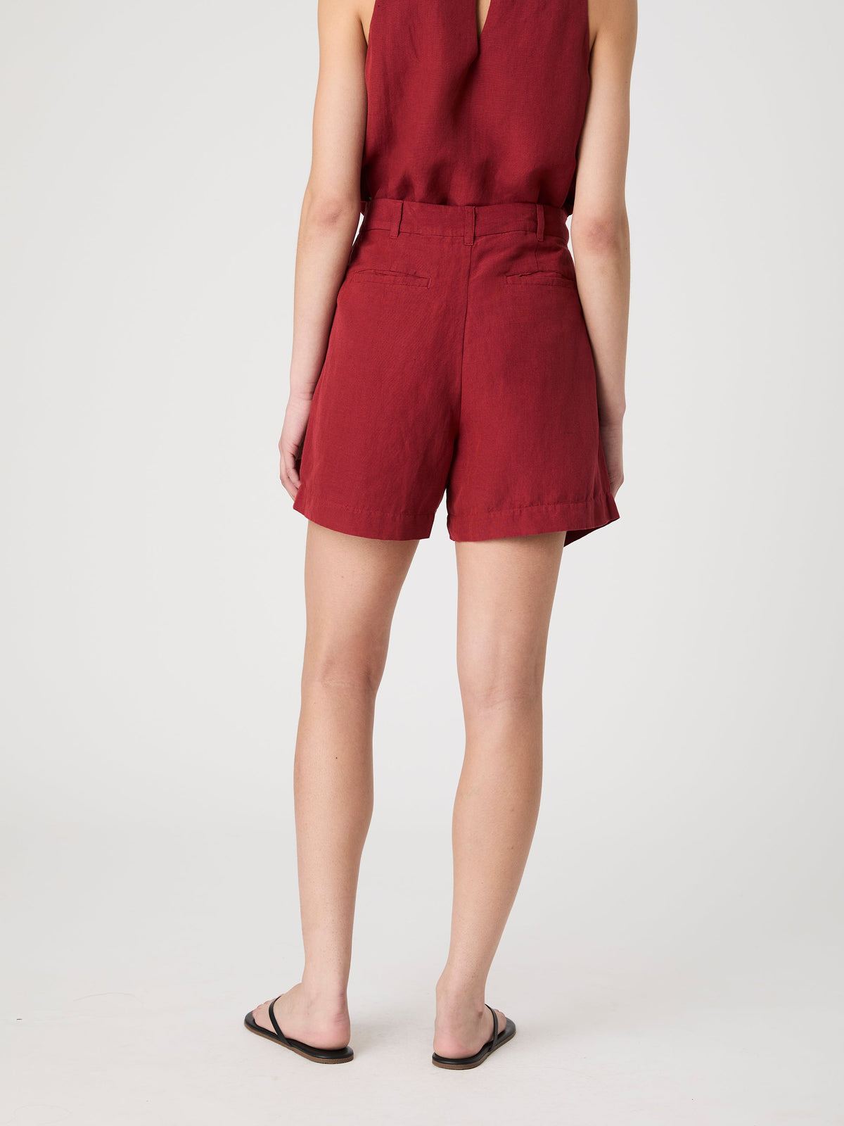 ‌Double Pleat Linen Shorts