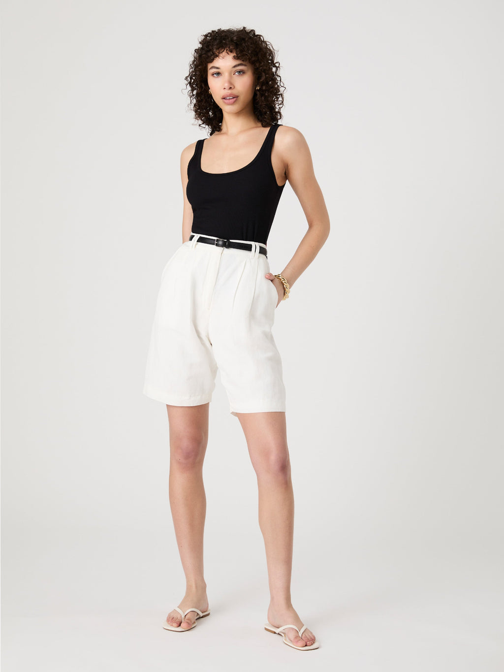 ‌Pleated Linen Shorts