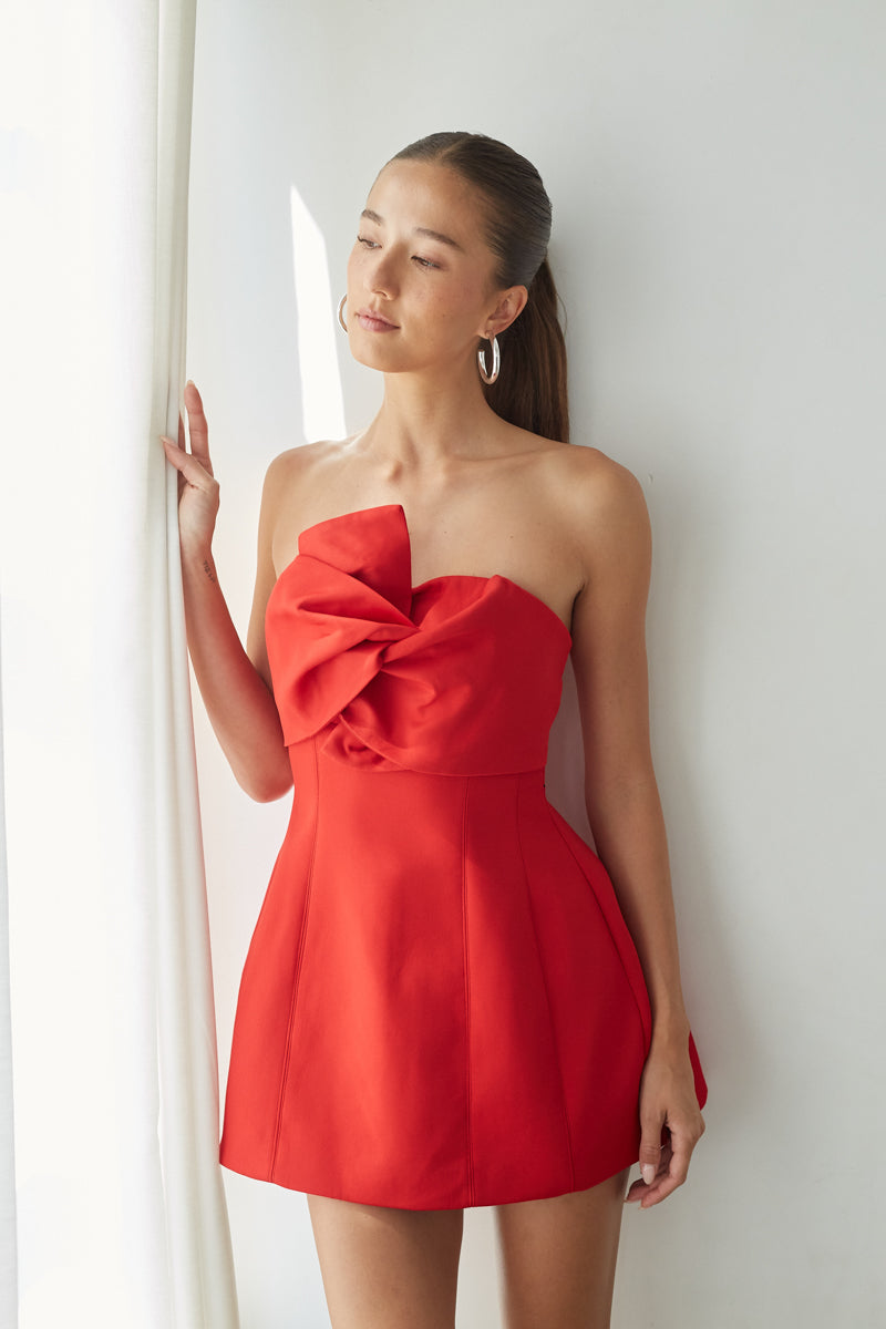 Strapless Sculpted Silhouette