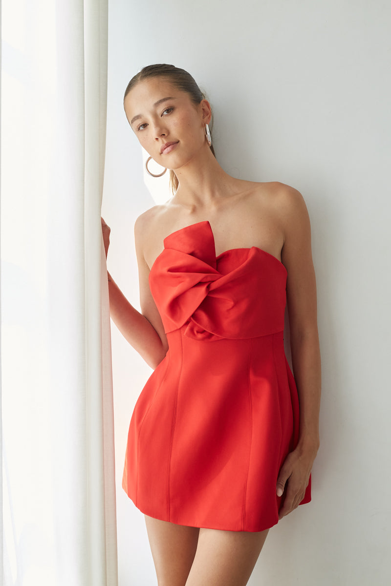 Strapless Sculpted Silhouette