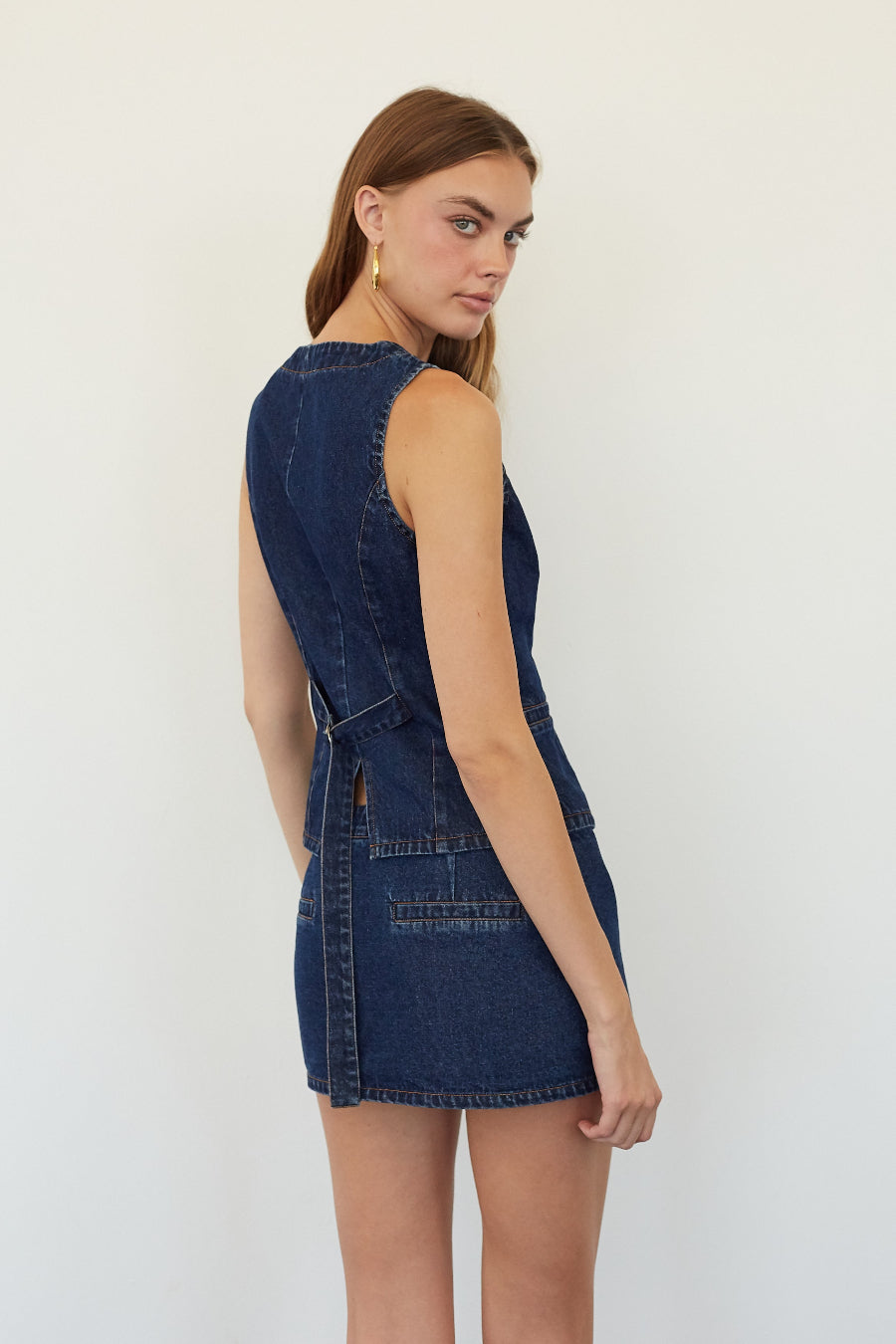 Button-Up High Crew Crop Top