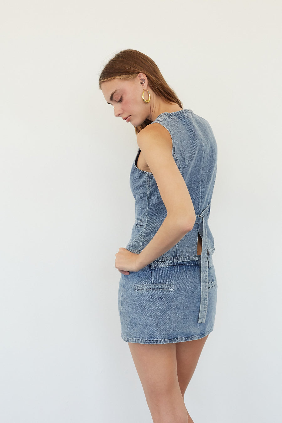 Button-Up High Crew Crop Top