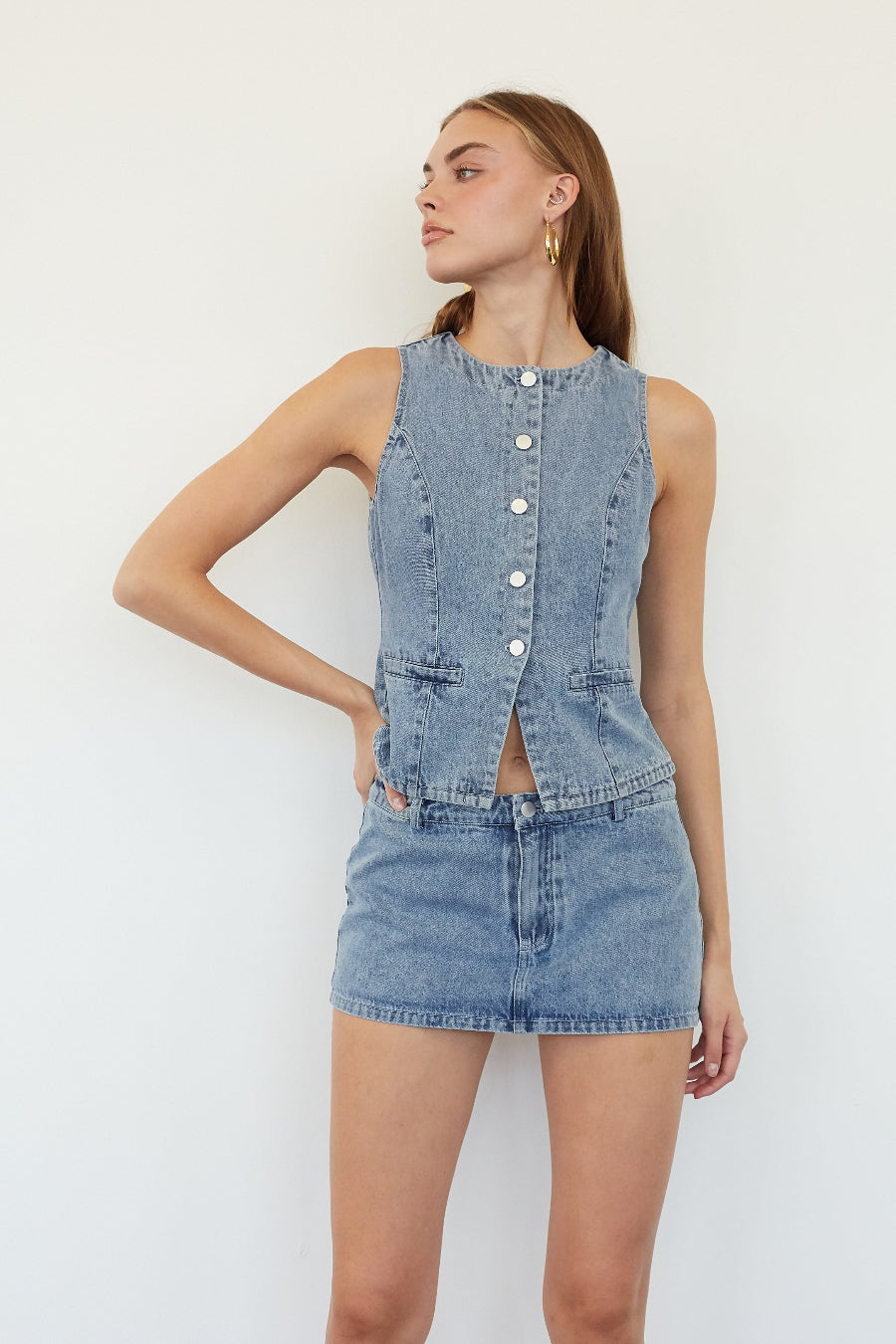 Button-Up High Crew Crop Top