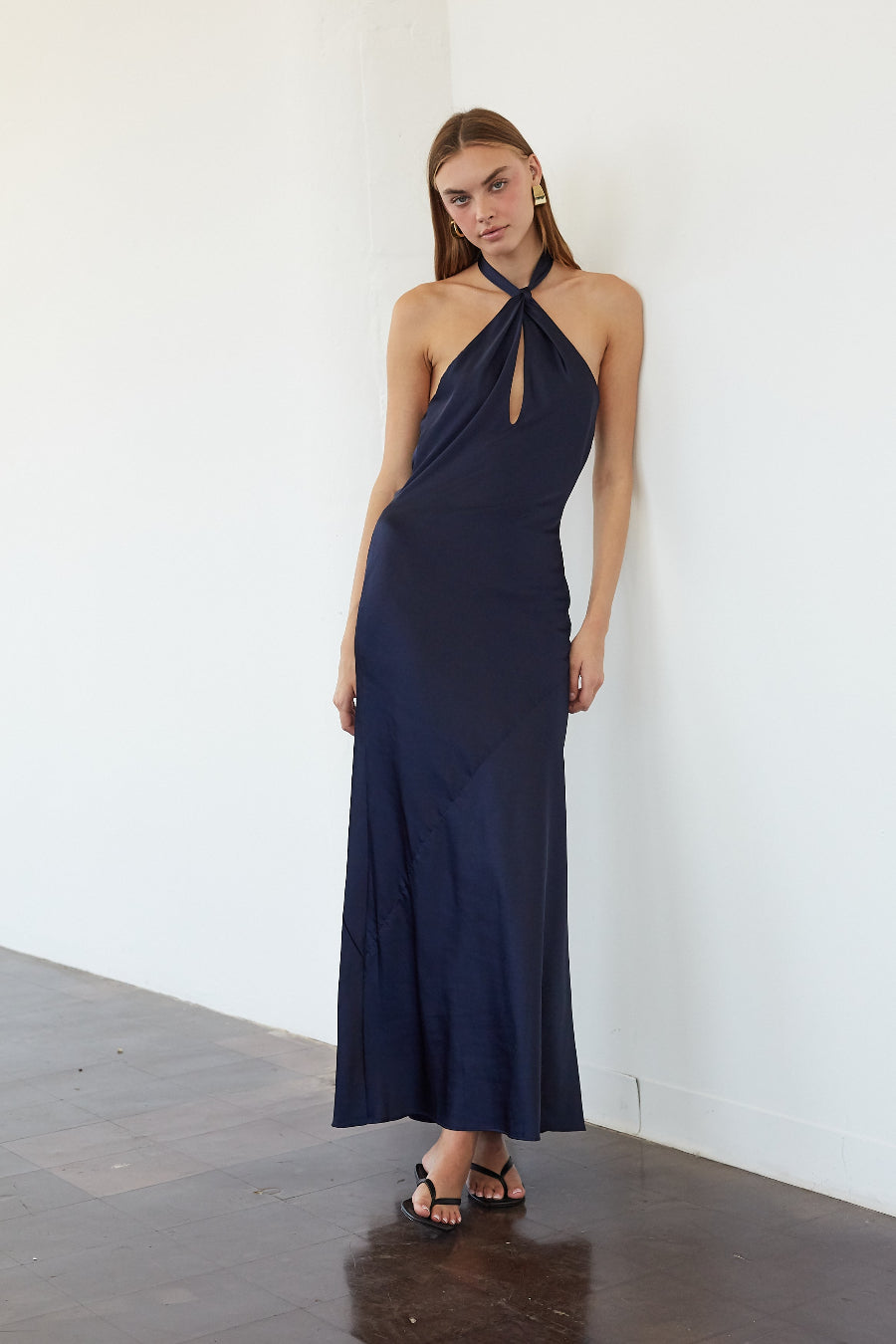 Large-Bow High-Neck Pull Maxi