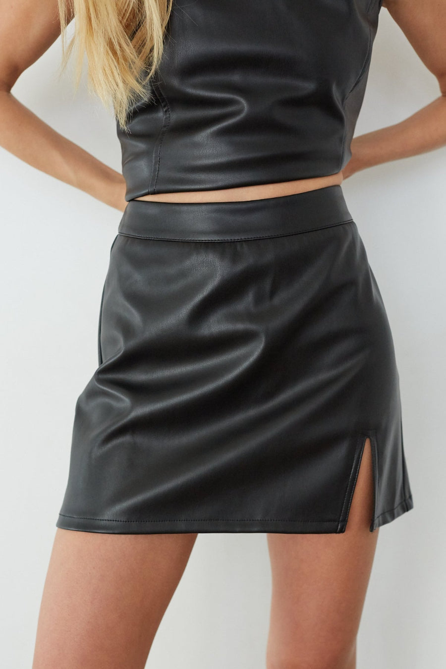 Hidden Side-Zip Stretch Skort