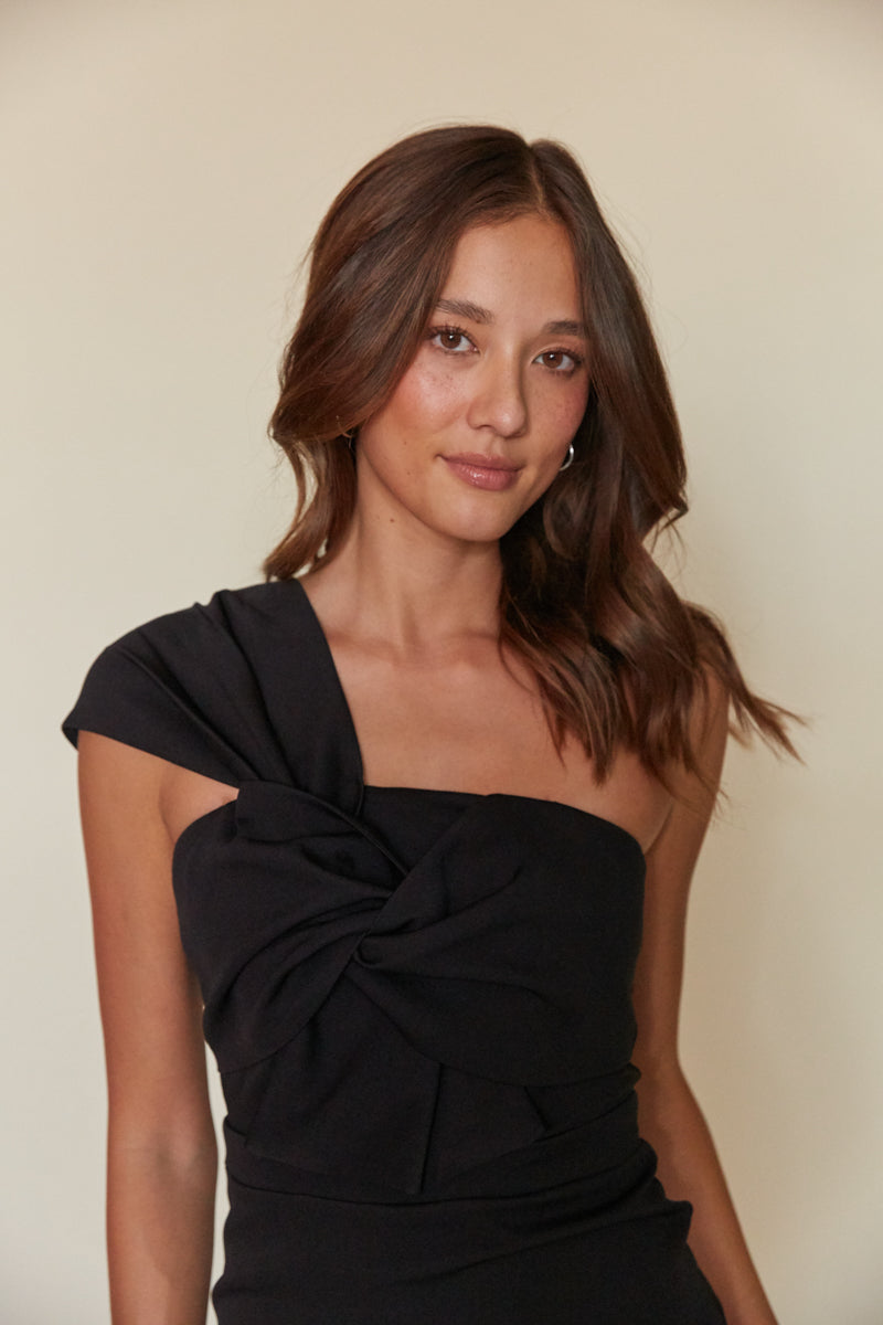 One-Shoulder Twist Fitted Mini
